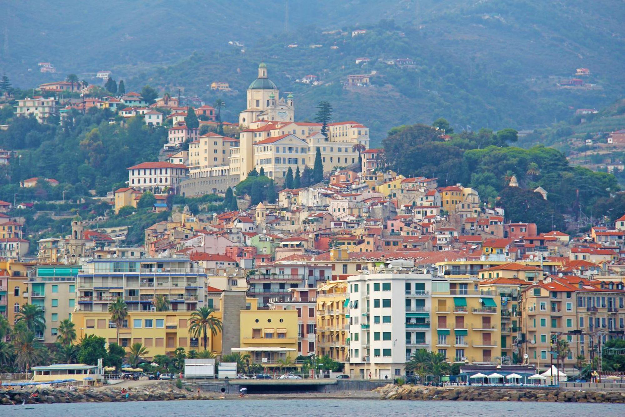 Heroes Apartment Sanremo Centro - Happy Rentals Екстериор снимка
